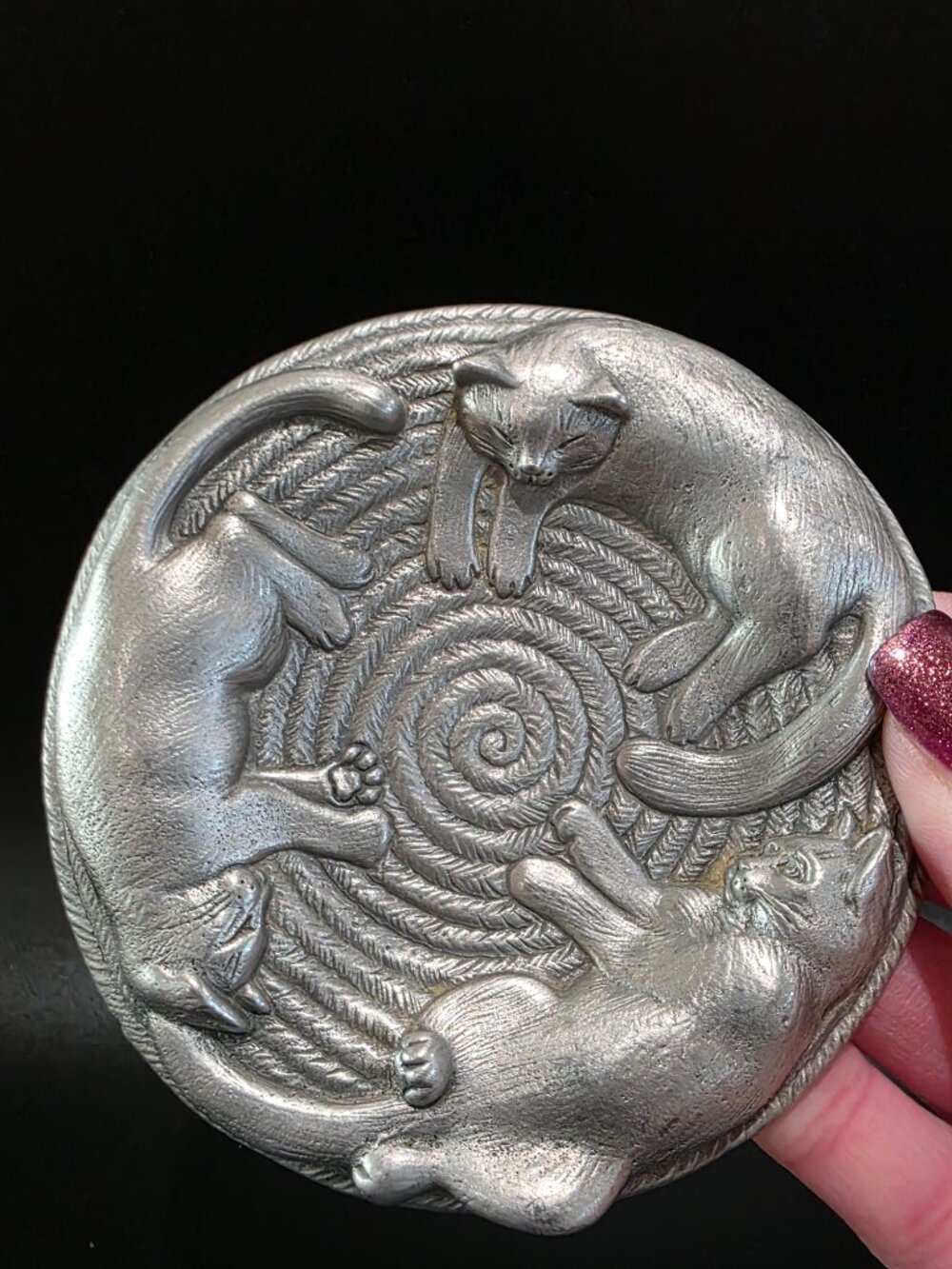 Vintage EBJ Fine Pewter Lazy Cats Cat Trinket Dish 3.75" Signed Art Braided Rug